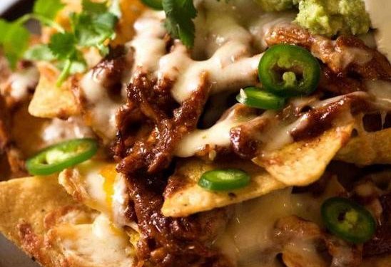 Taco-Seasoned Chicken Nachos