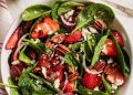 Classic Spinach and Strawberry Salad